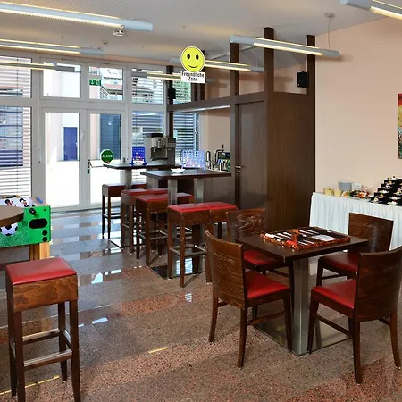 康拉德楚泽贝斯特韦斯特酒店